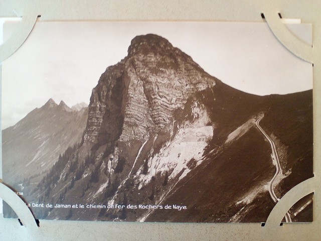 /Switzerland/CH_Place_1900-1949_La Dent de Jaman et le chemin de fer des Rochers de Naye.jpg